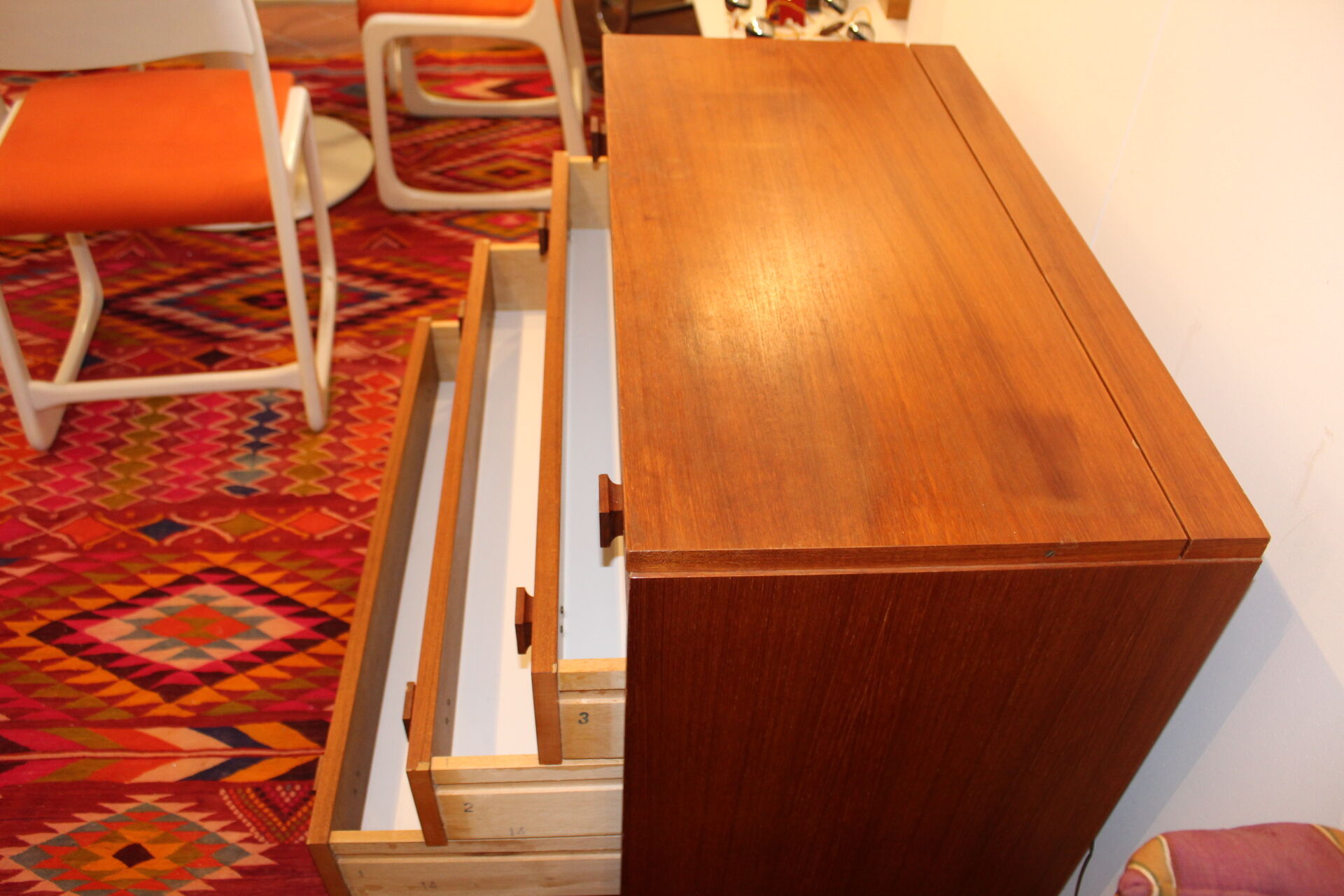 Chest of drawers dressing table years 70