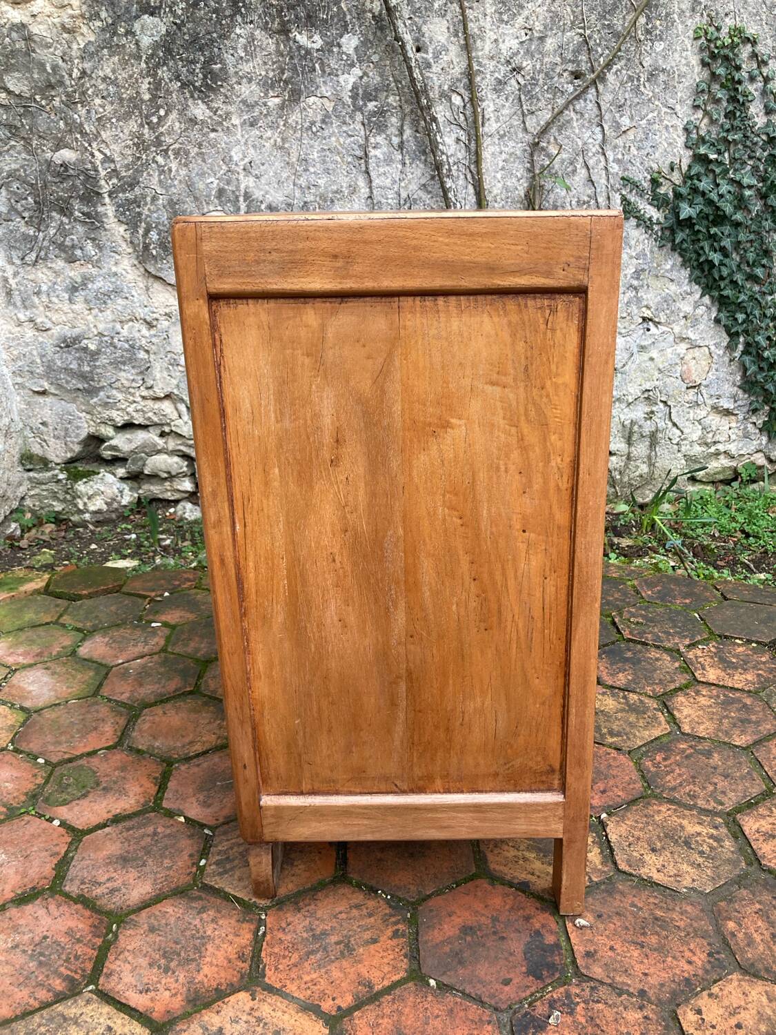 Antique chest of drawers