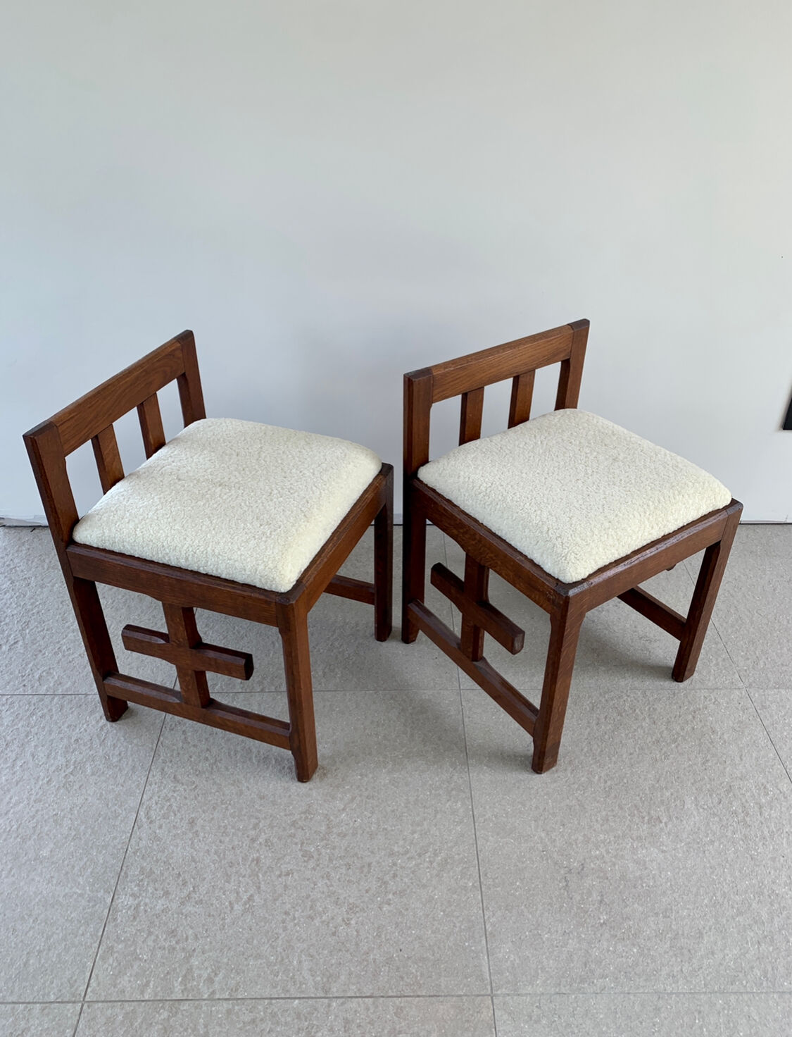 Lot de 2 chaises brutalistes avec dossier bas