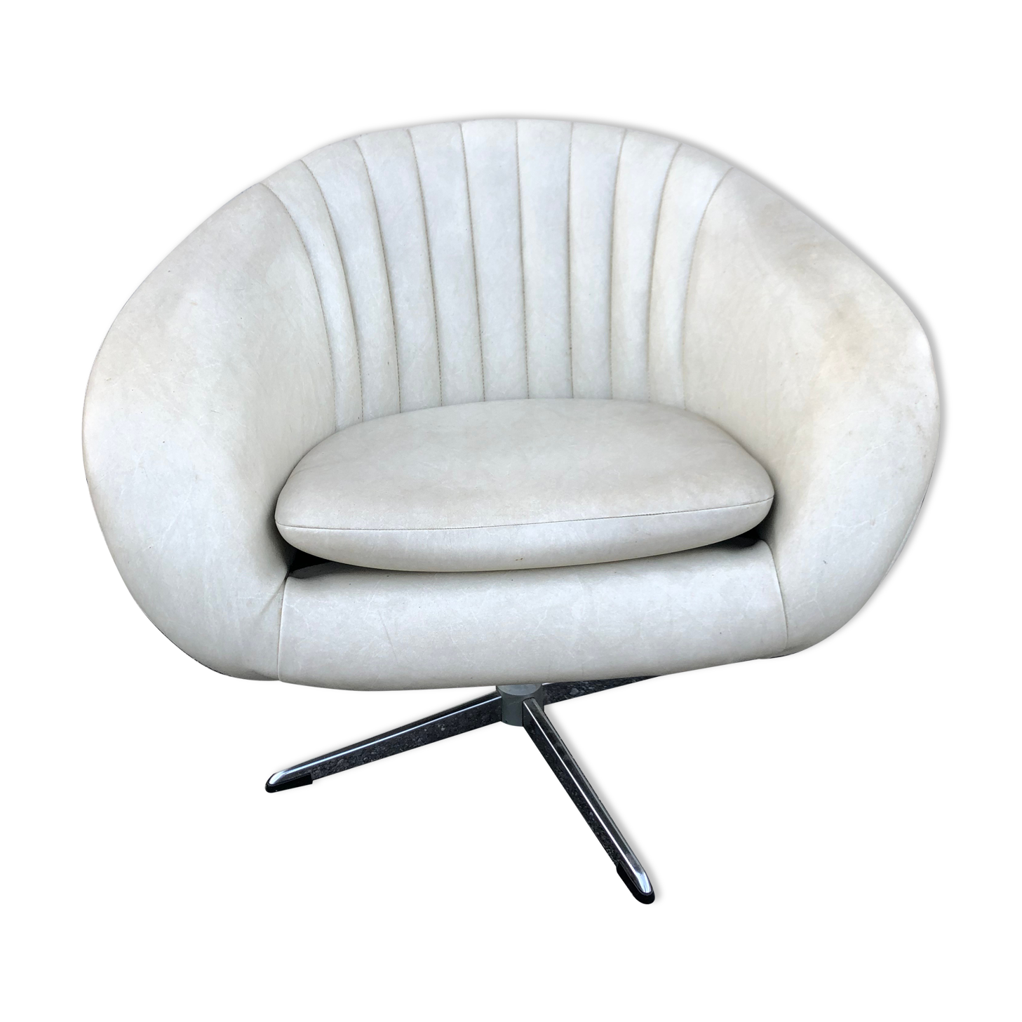 Vintage 70s white leatherette shell armchair