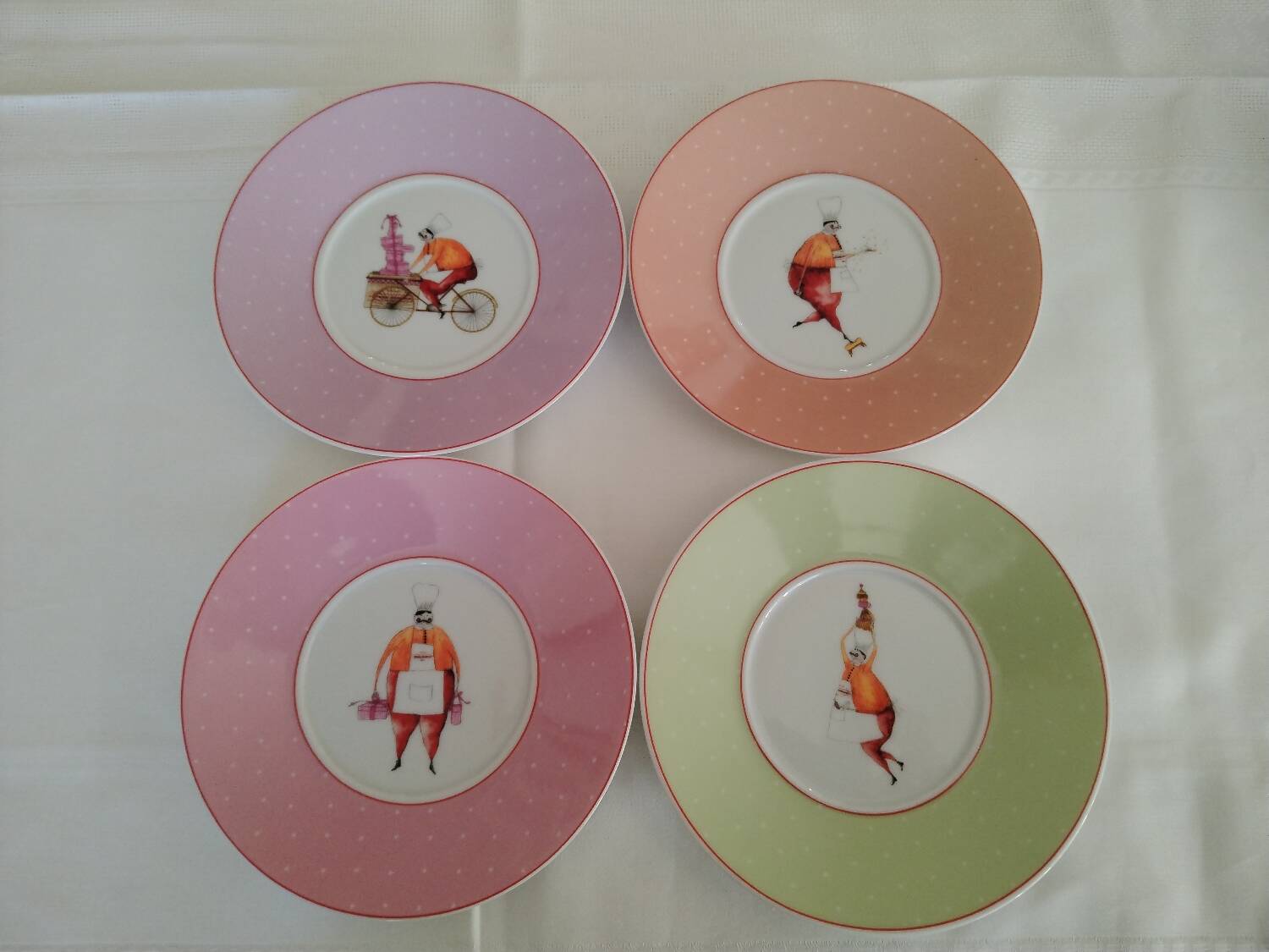 Lot de 4 tasses  à thé de marque  Médard de noblat