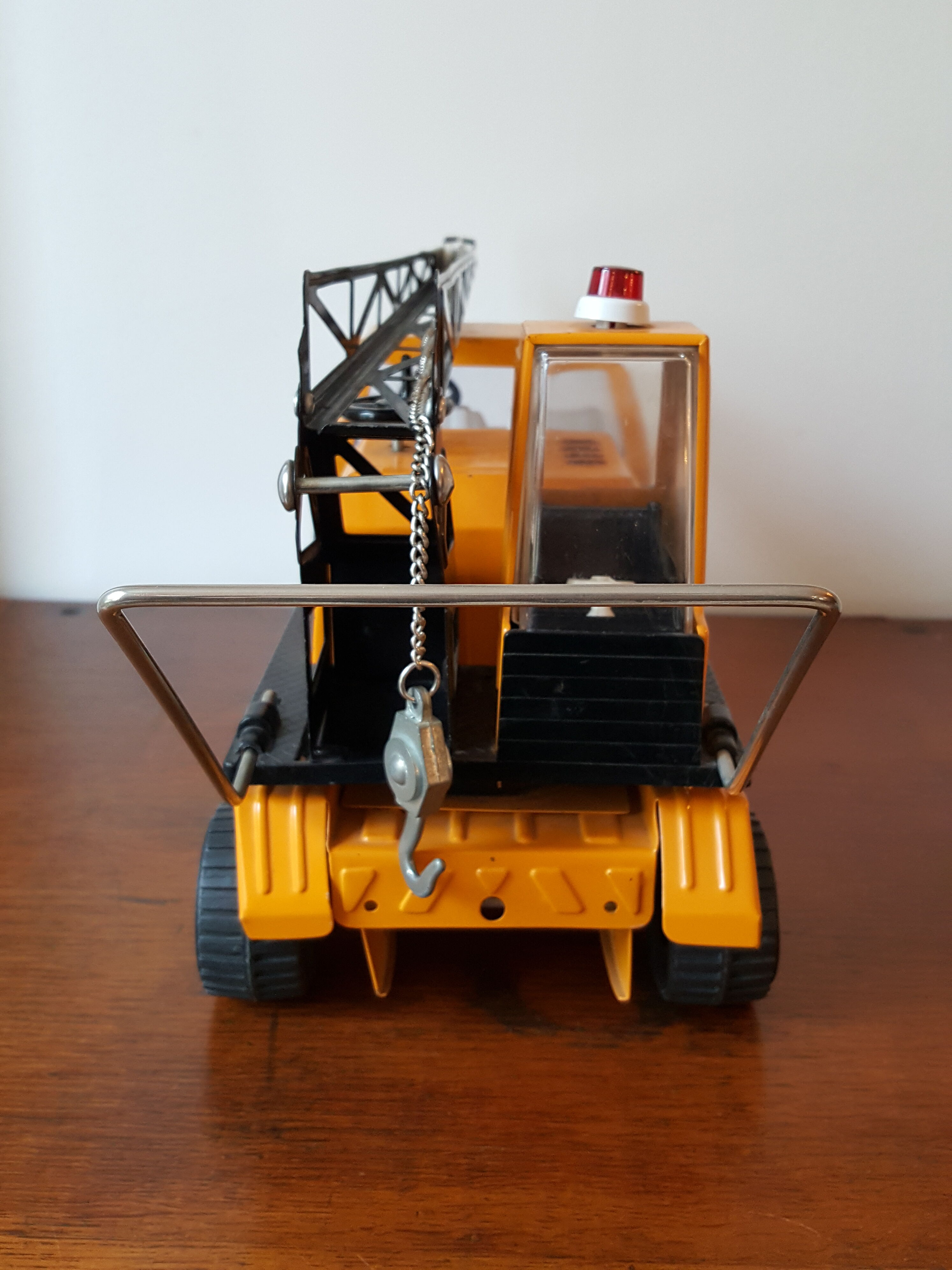 old truck sheet metal crane Sanson Junior Rico Espana 70s
