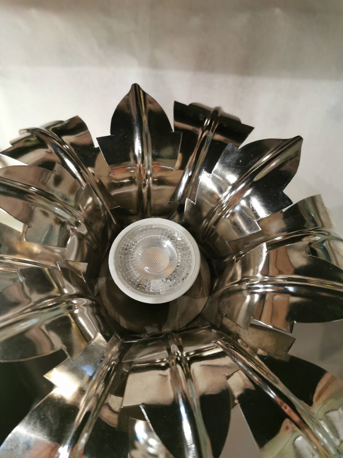 Nickel silver palm lamp