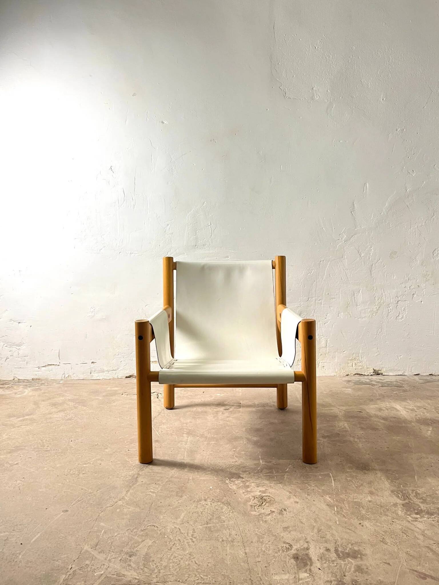Safari armchair in white leather by Ibisco, Italian design, 1970s.