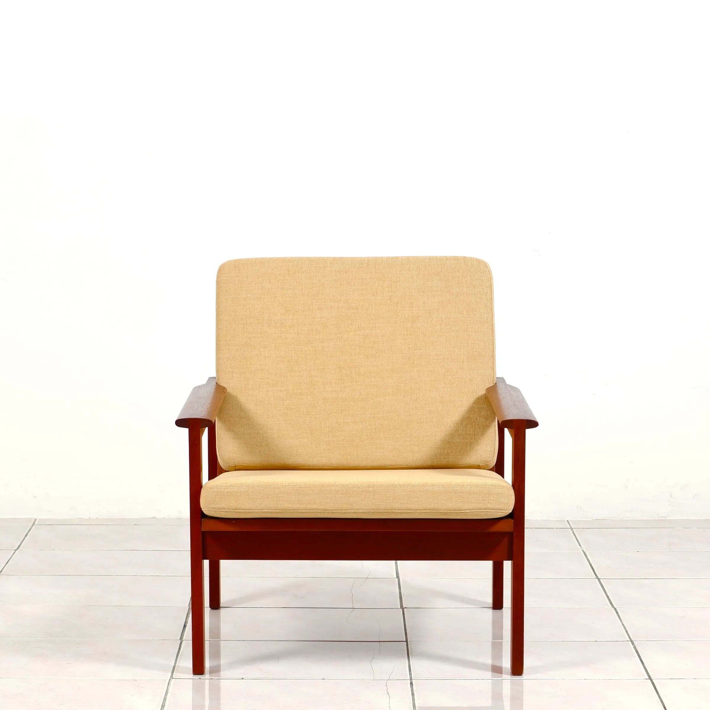 “Capella” lounge chair by Illum Wikkelsø for Niels Eilersen