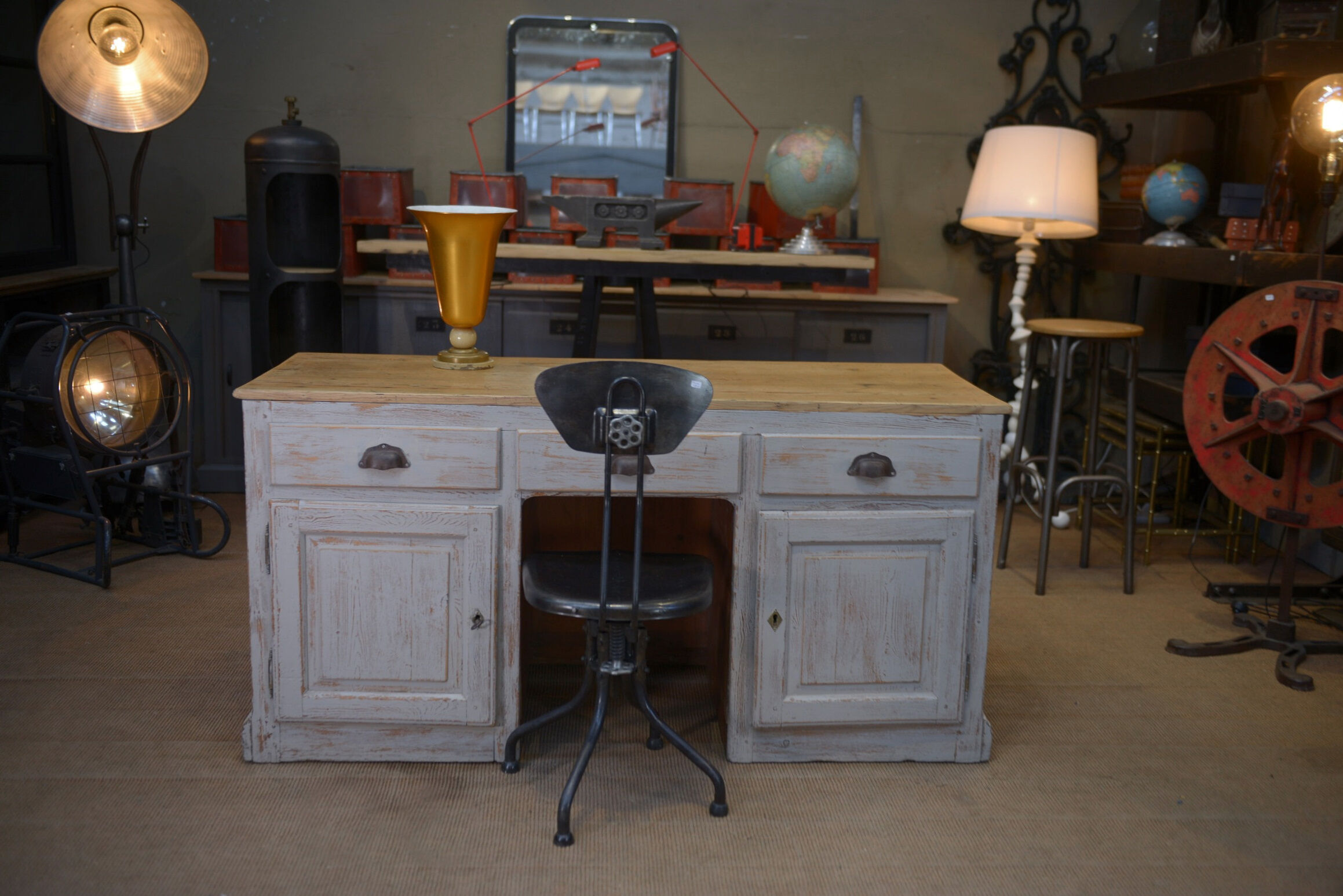 Countertop in gray patinated fir 1960