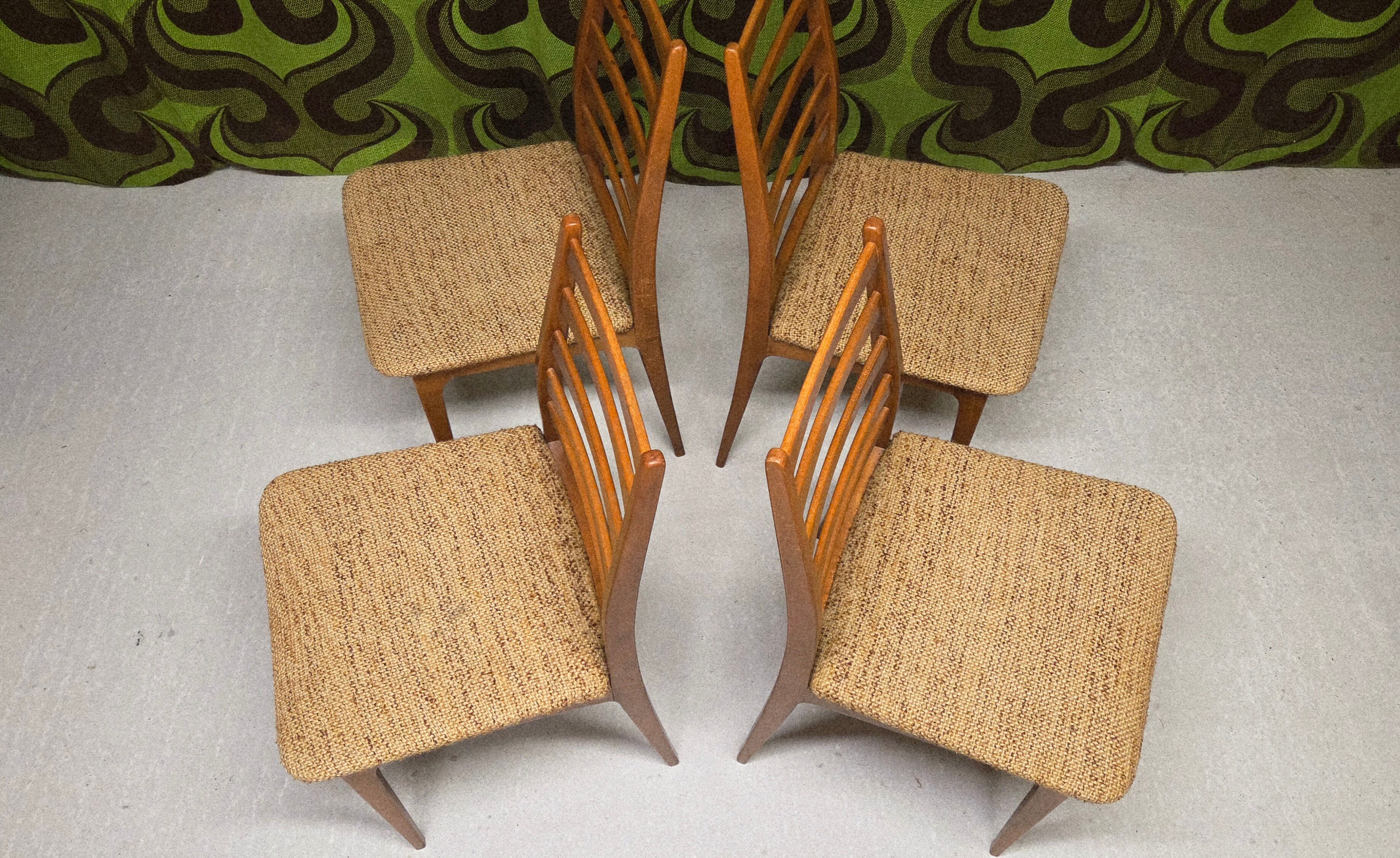 Lot of 4 Scandinavian chairs from the 1970s.