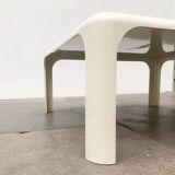 Demetrio lounge coffee table from the Italian space age of the mid-century by Vico Magistretti for Artemide.