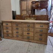 workbench with 16 drawers