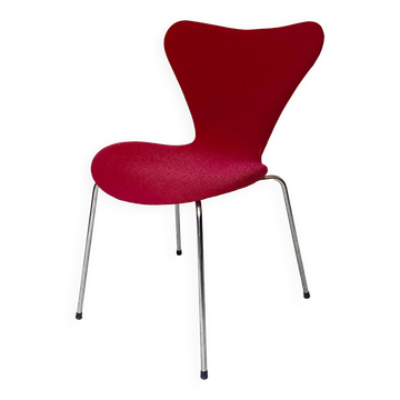 Pink chair 3107 by Arne Jacobsen