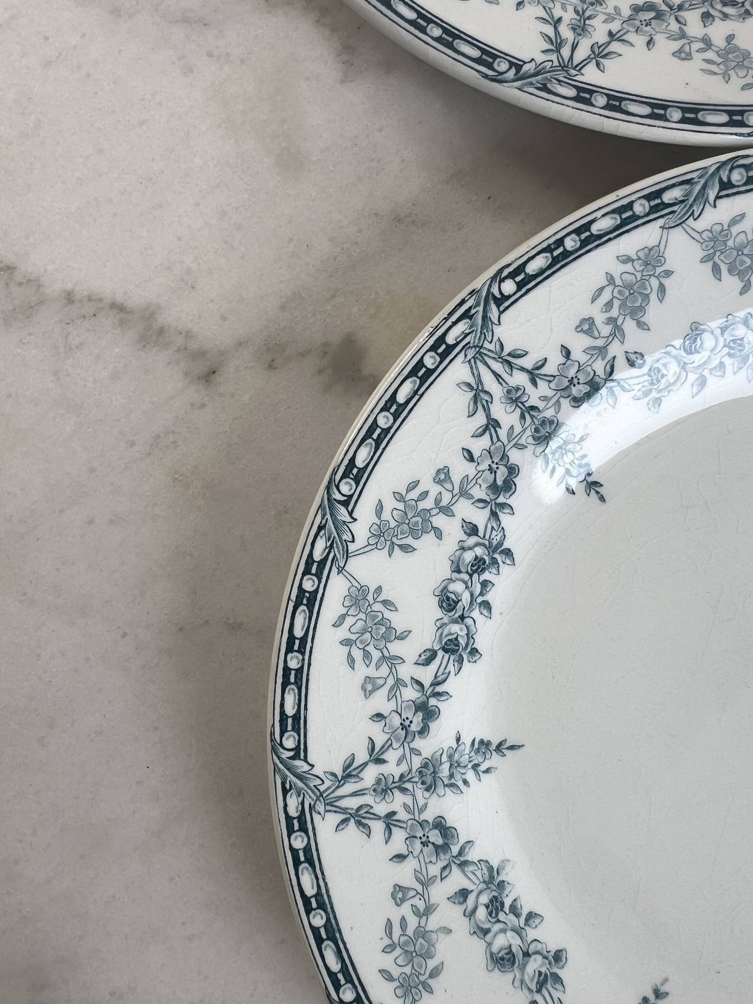 Set of 4 flat plates Creil and Montereau Labrador