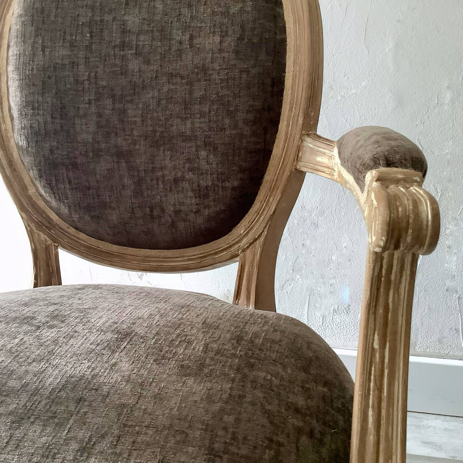 Louis XVI armchair with medallion back