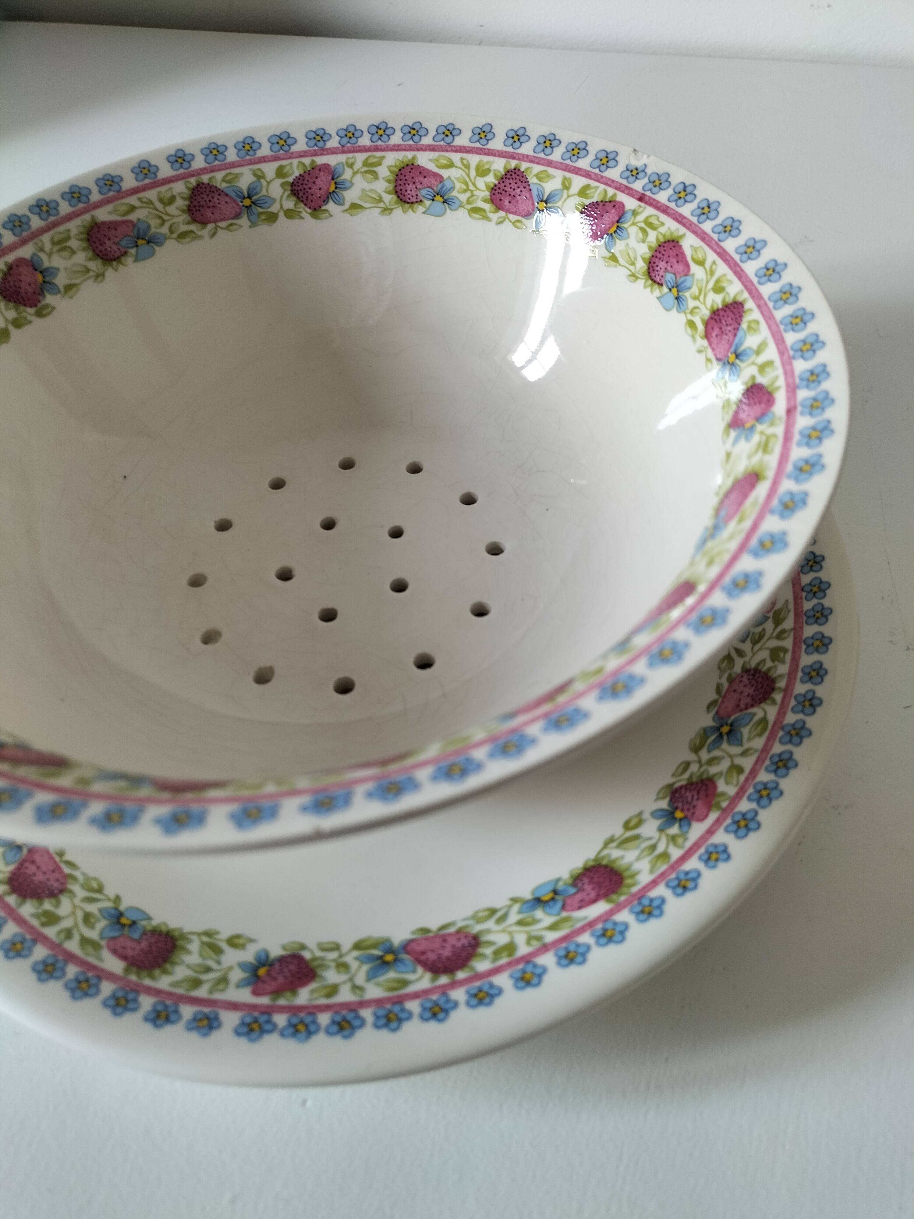 Strawberry bowl set Gien France Le Fraisier Marie-Pierre Boitard