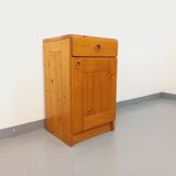 Charlotte Perriand selection Les Arcs vintage pine storage unit from the 60s and 70s