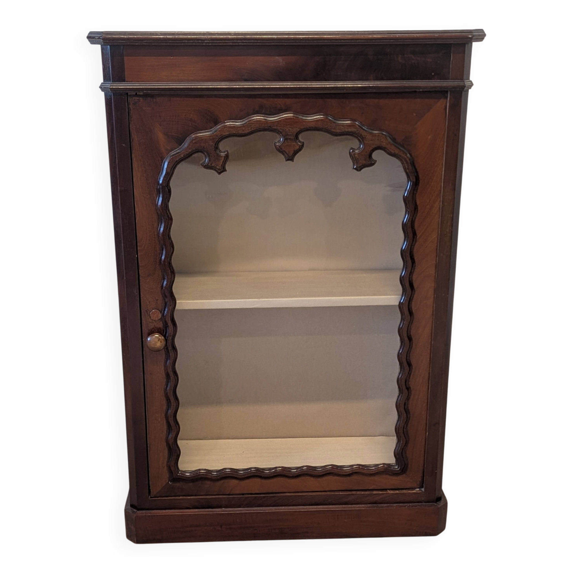Mahogany display cabinet from the late 19th century, for standing or wall mounting.