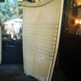 Wooden board to wash laundry