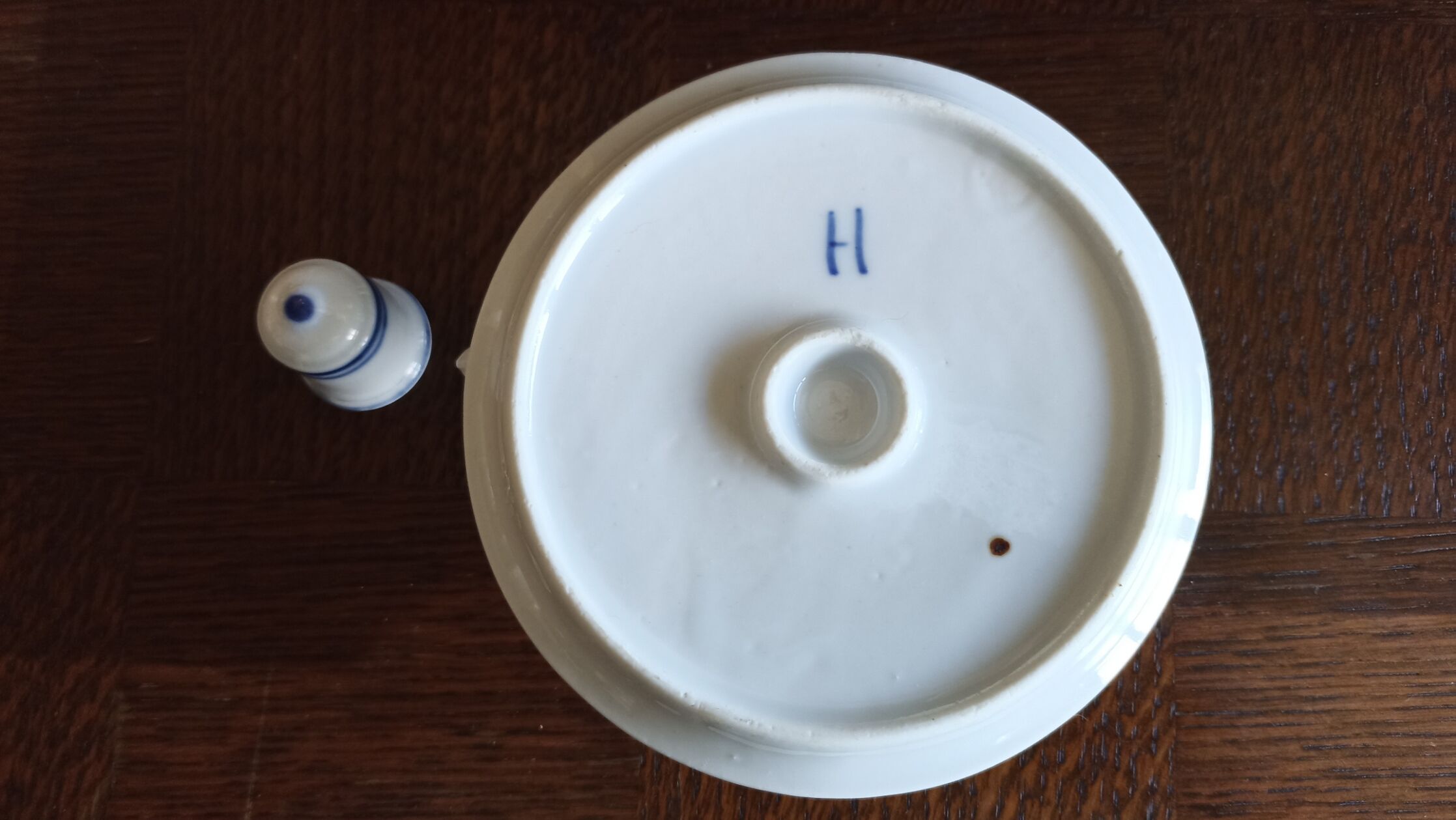 Bougeoir en porcelaine du 19ème