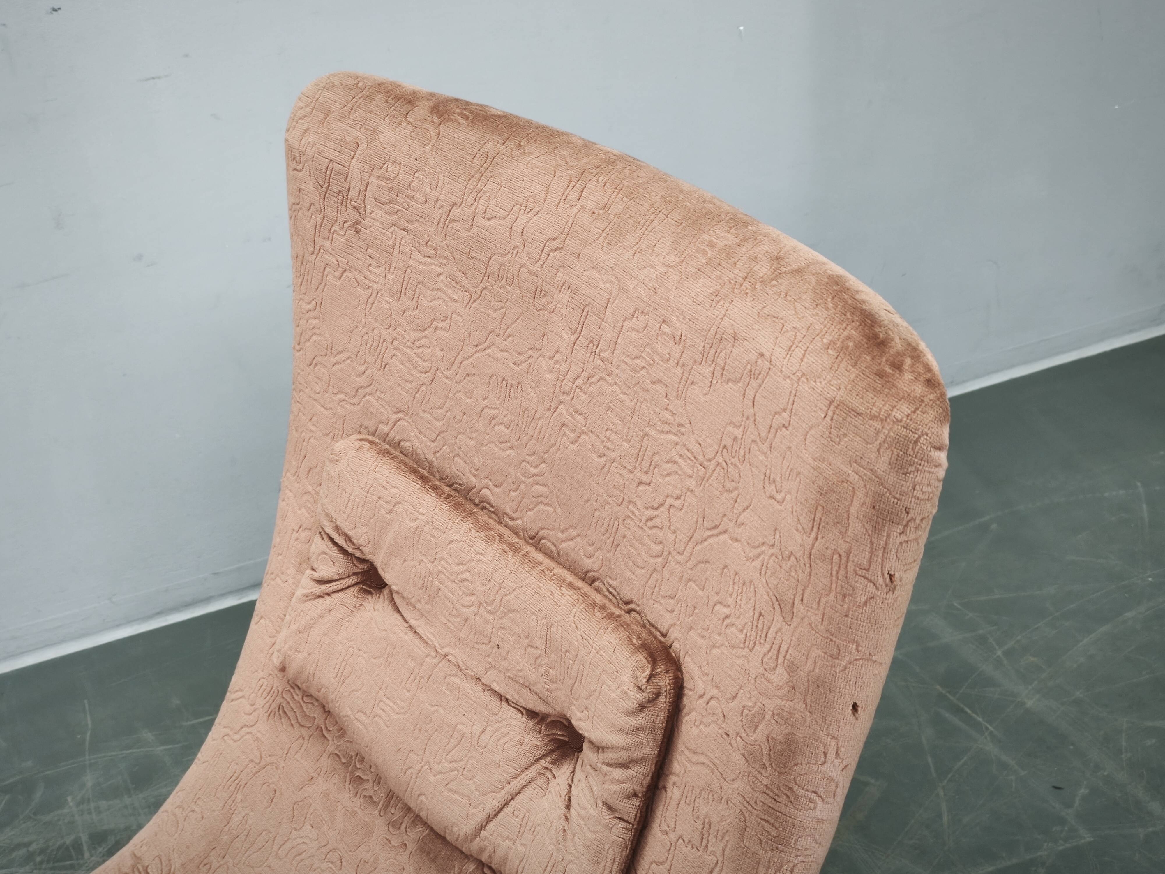 Pair of Miroslav Navrátil Shell Lounge Chairs, Czechoslovakia 1960s