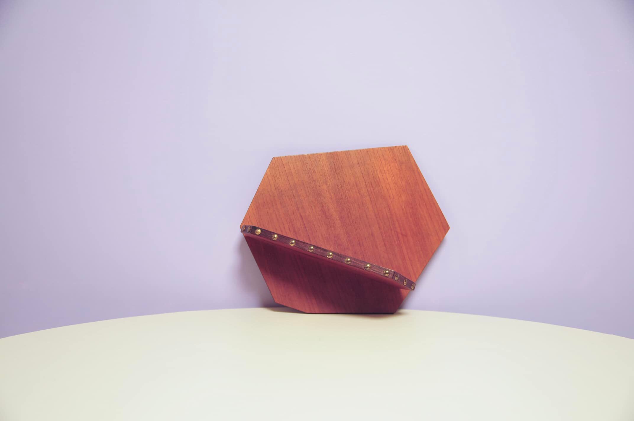 Asymmetrical wall shelf studs