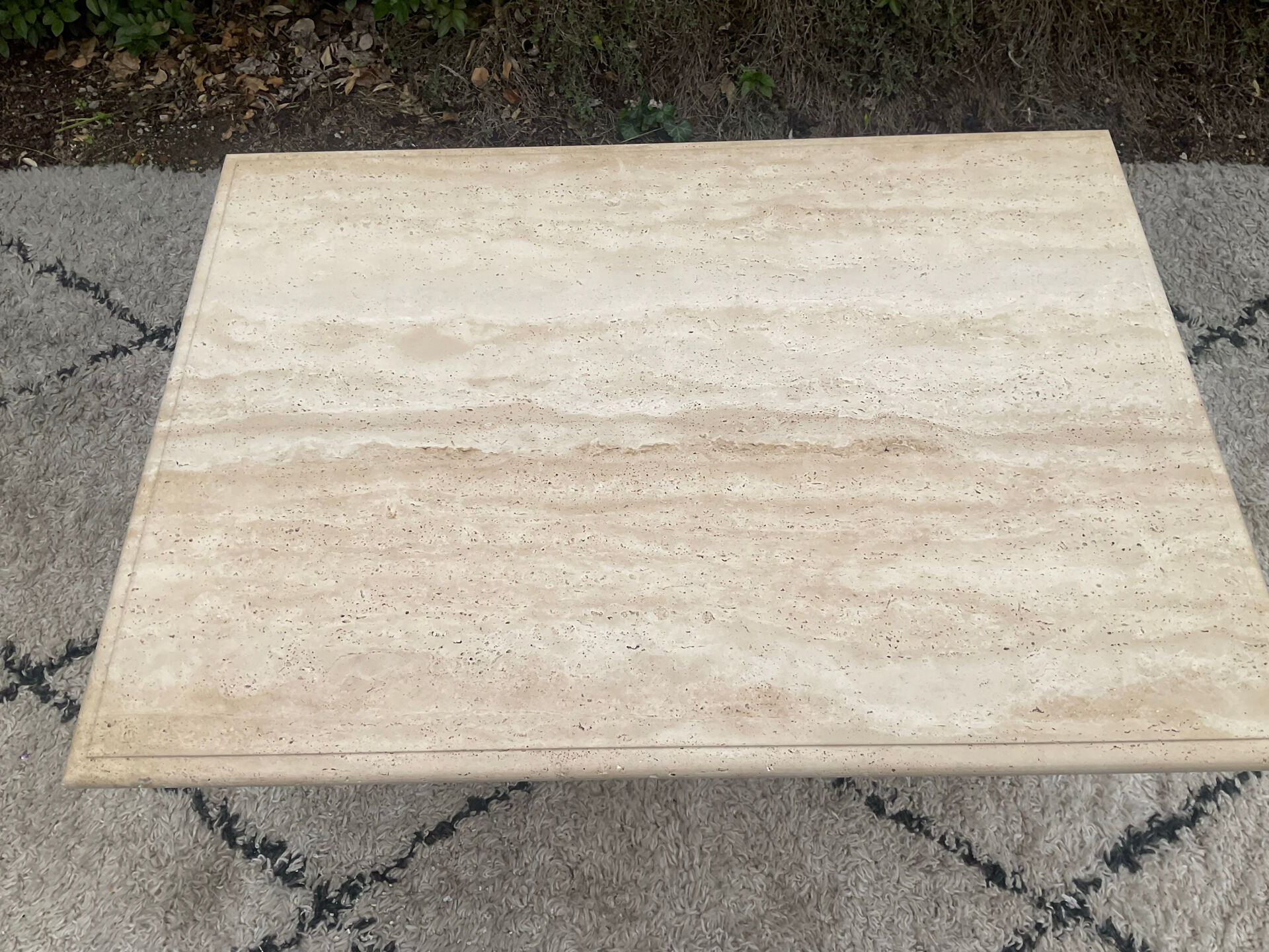 Table basse en travertin 