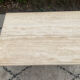Table basse en travertin 