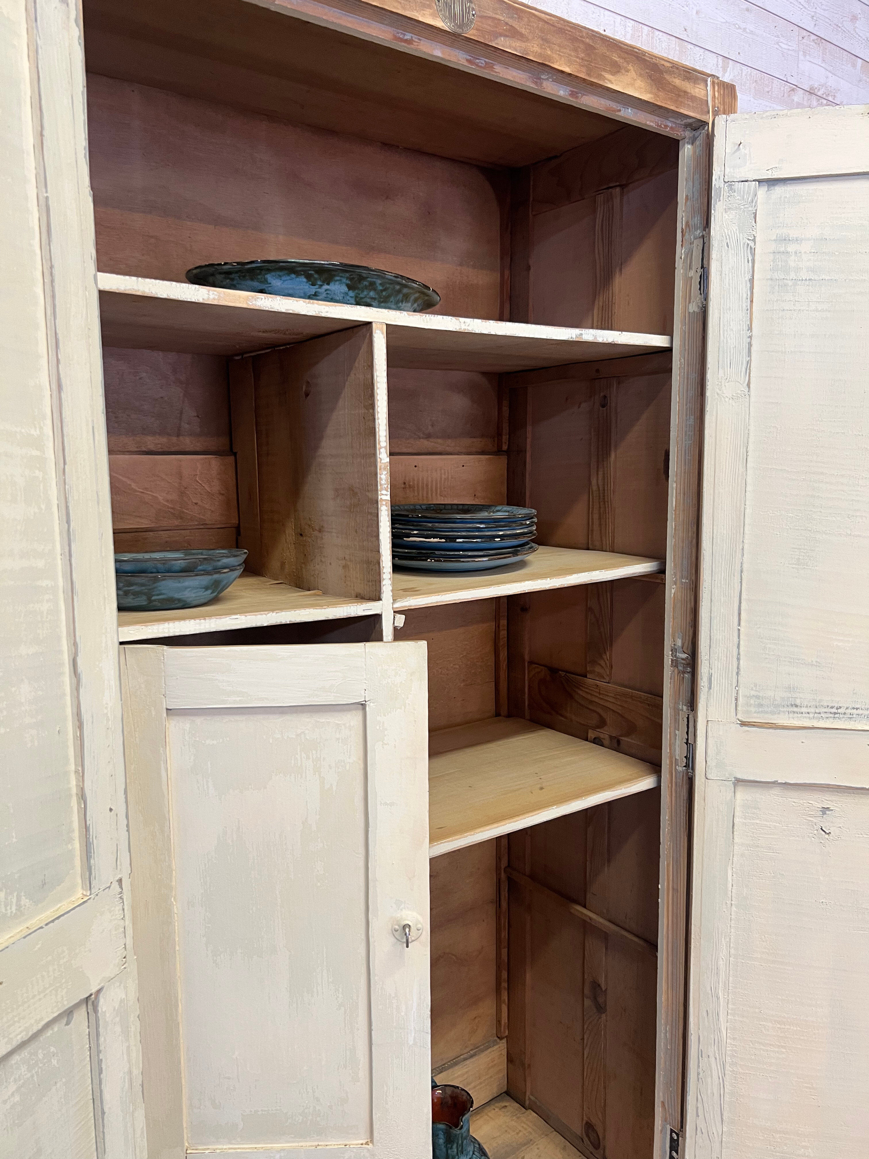 Workshop cabinet