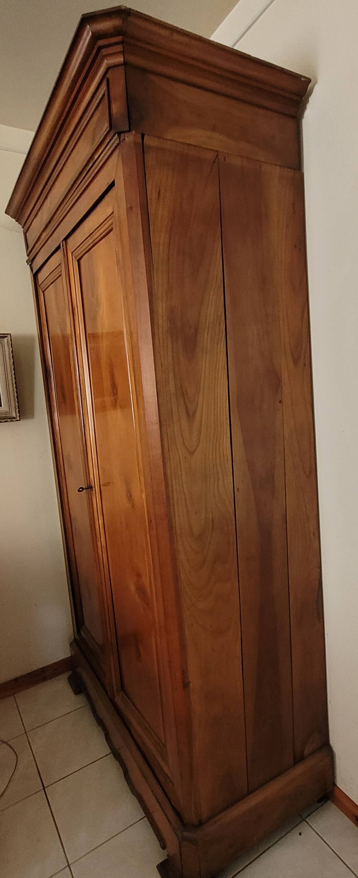 Armoire début XXe en merisier verni