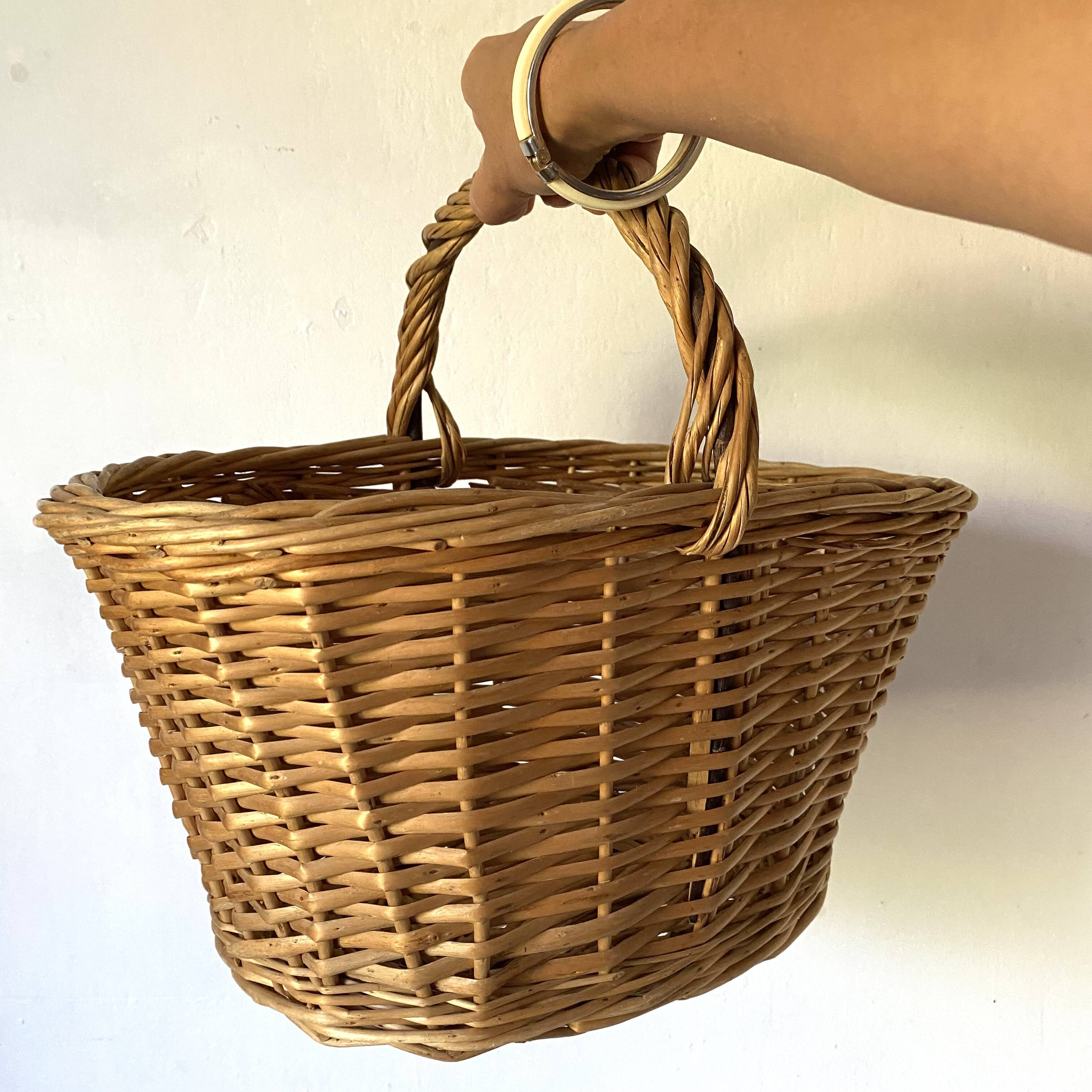 Woven wicker basket