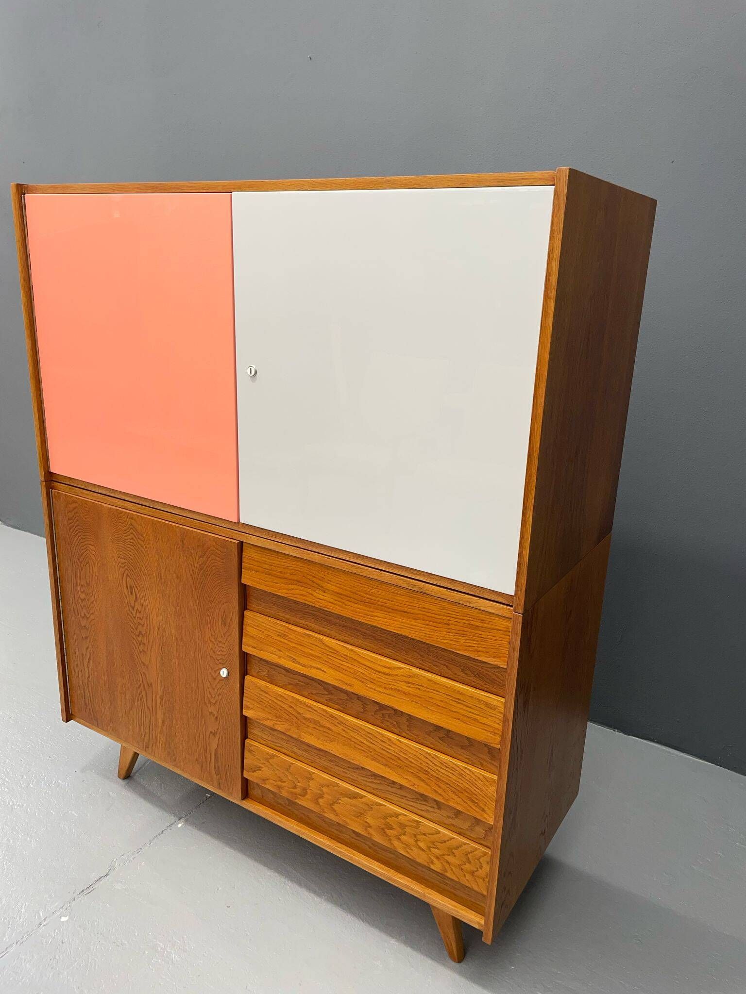 Meuble U-450 en Chêne par Jiří Jiroutek pour Interiér Praha, Tchécoslovaquie, 1