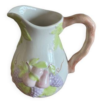 Grape pitcher pitcher