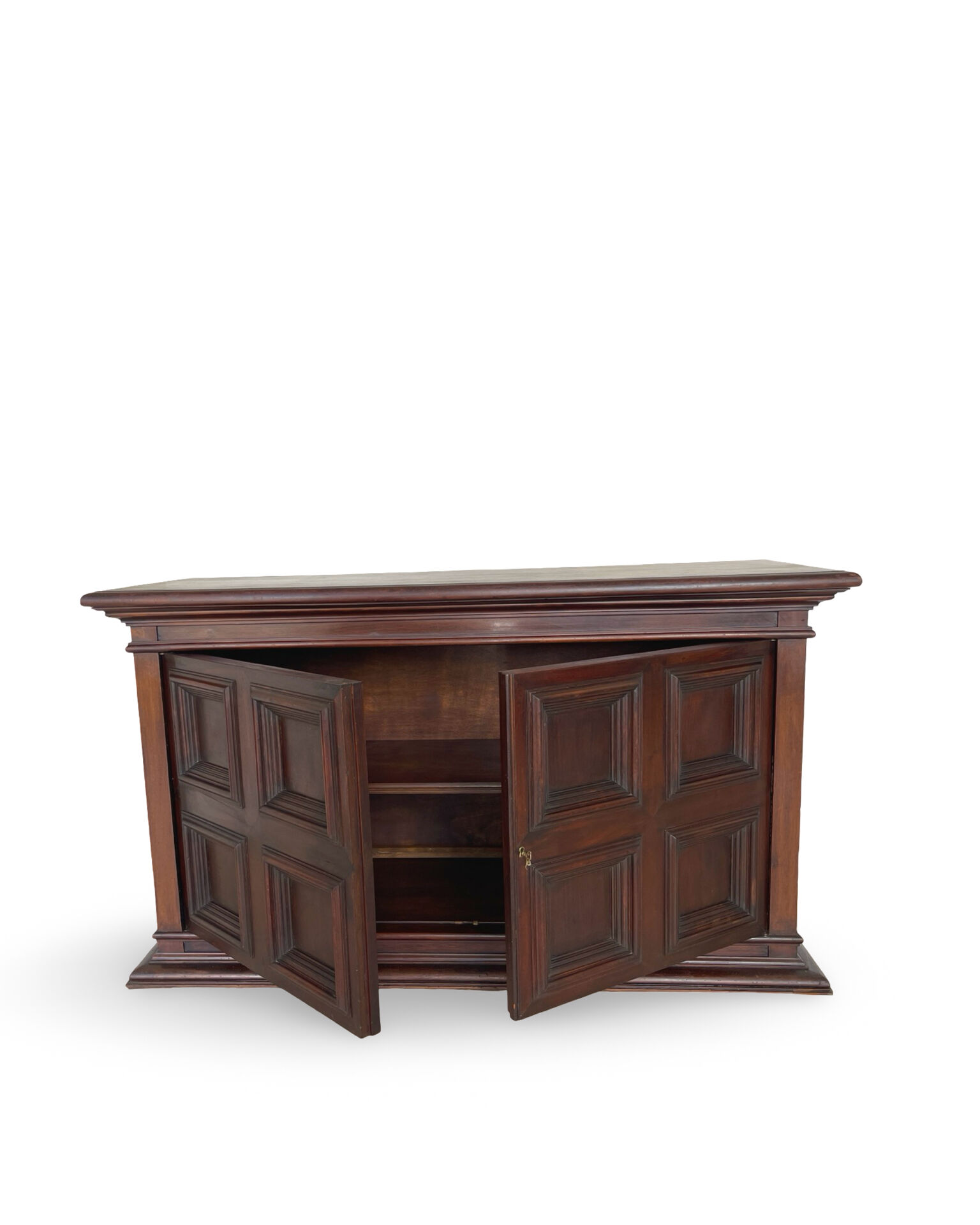 The high-quality Italian Renaissance Revival credenza, 1920s/1930s