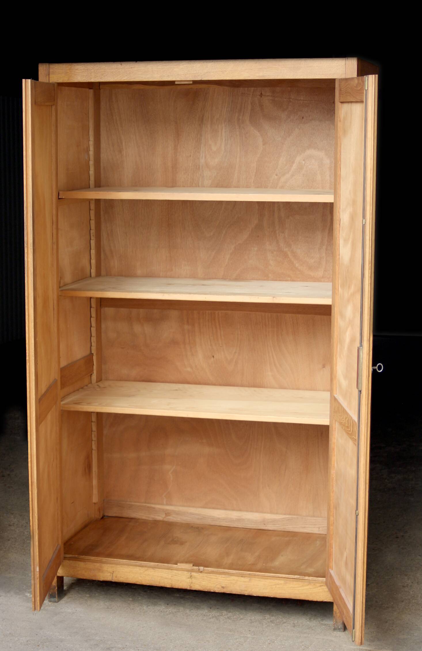 Parisian administrative cabinet from the 1950s. Blond oak.