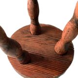 Fiddle milking stool