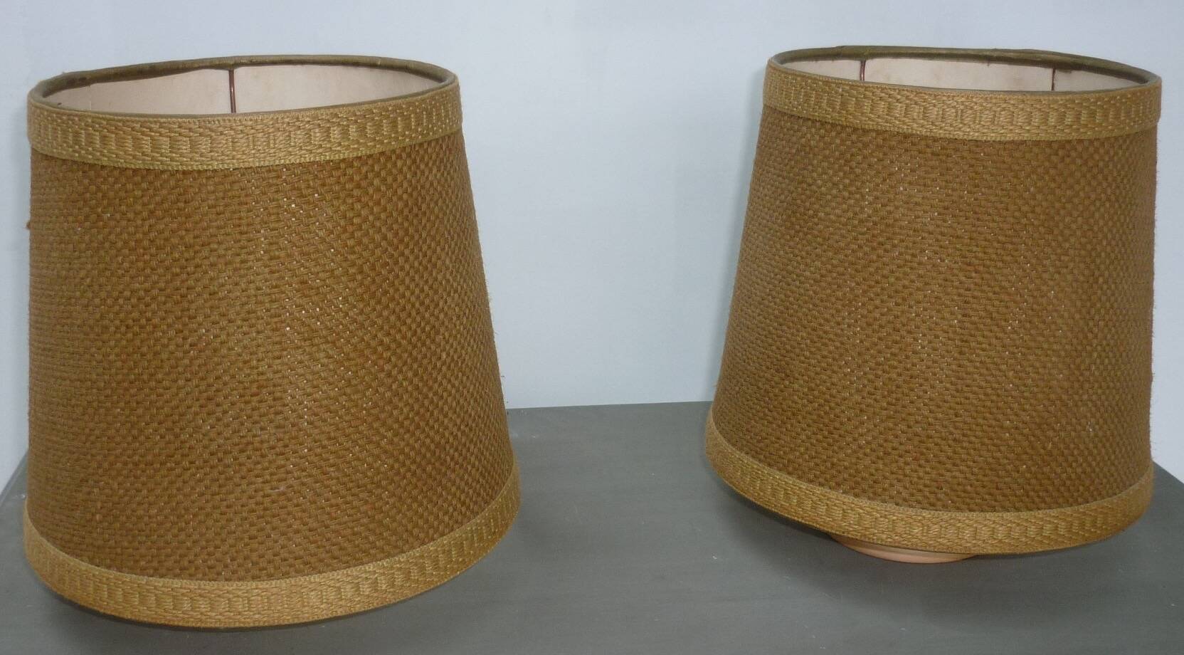 Paire d'abat-jour en jute beige foncé