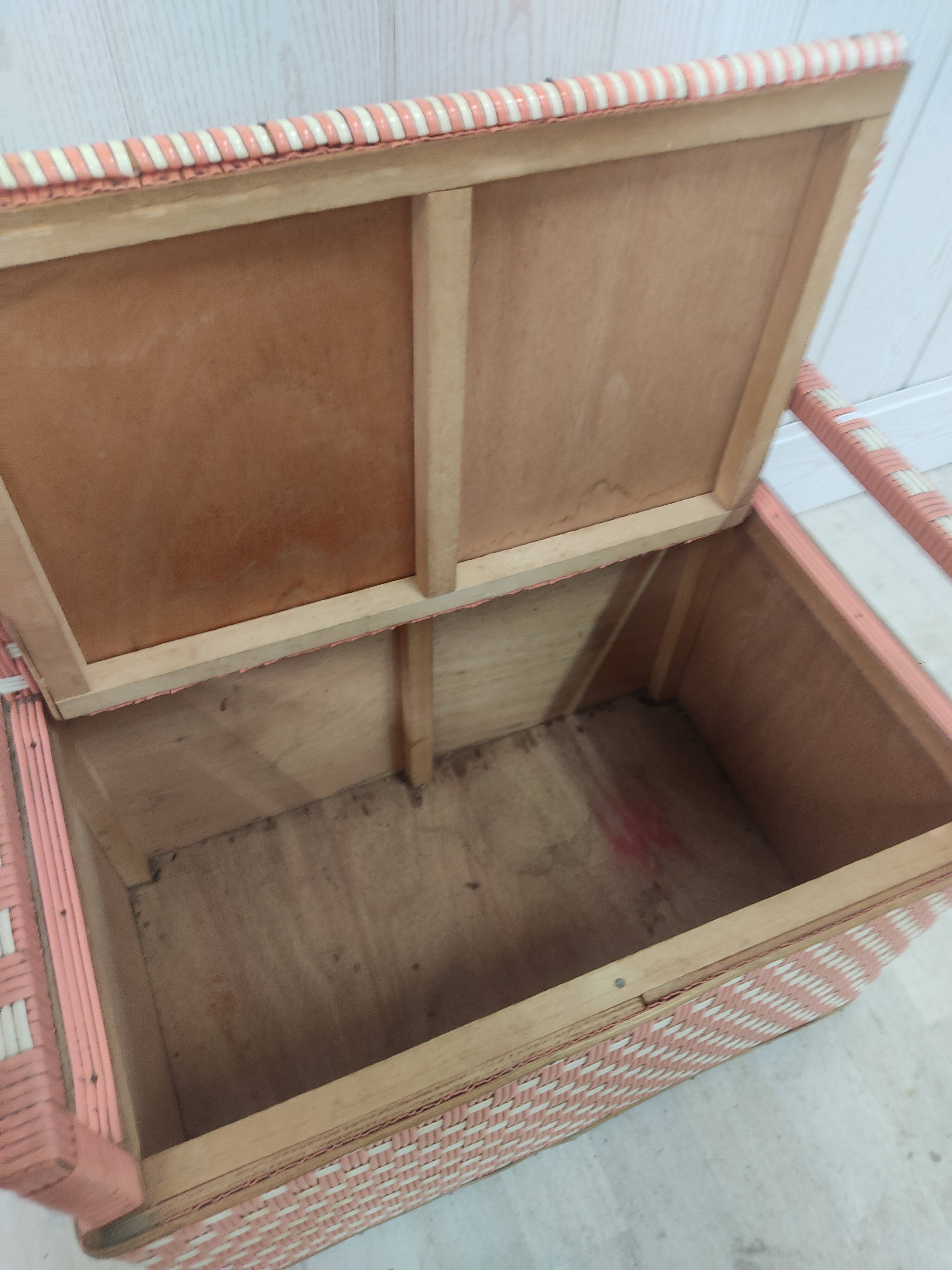 Bench chest child scoubidou