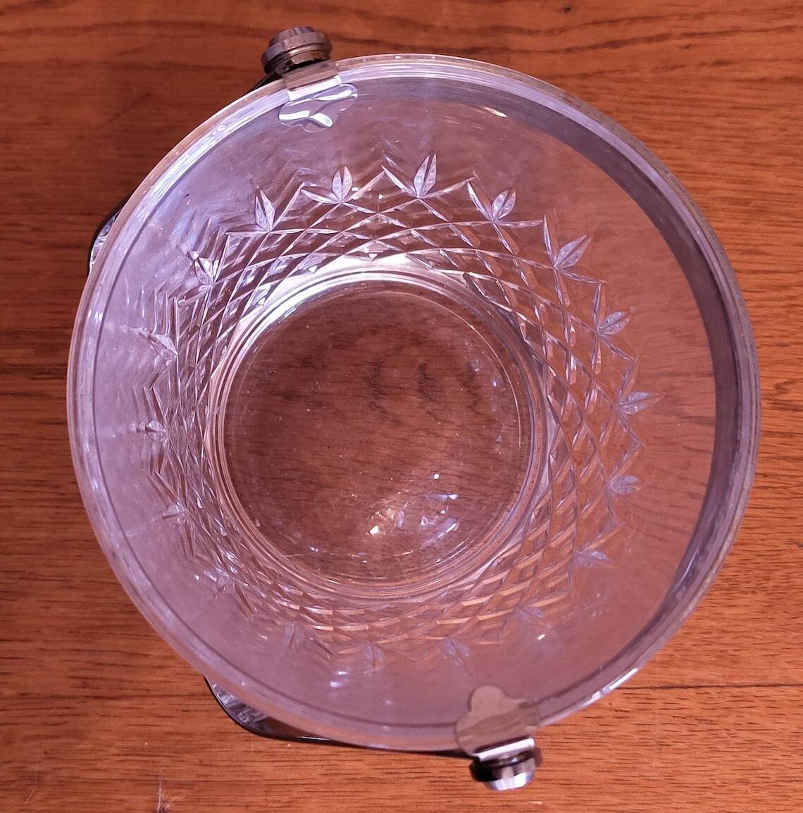 Seau à glace en verre coupé Français vintage avec poignée de transport carrée en métal argenté 4503