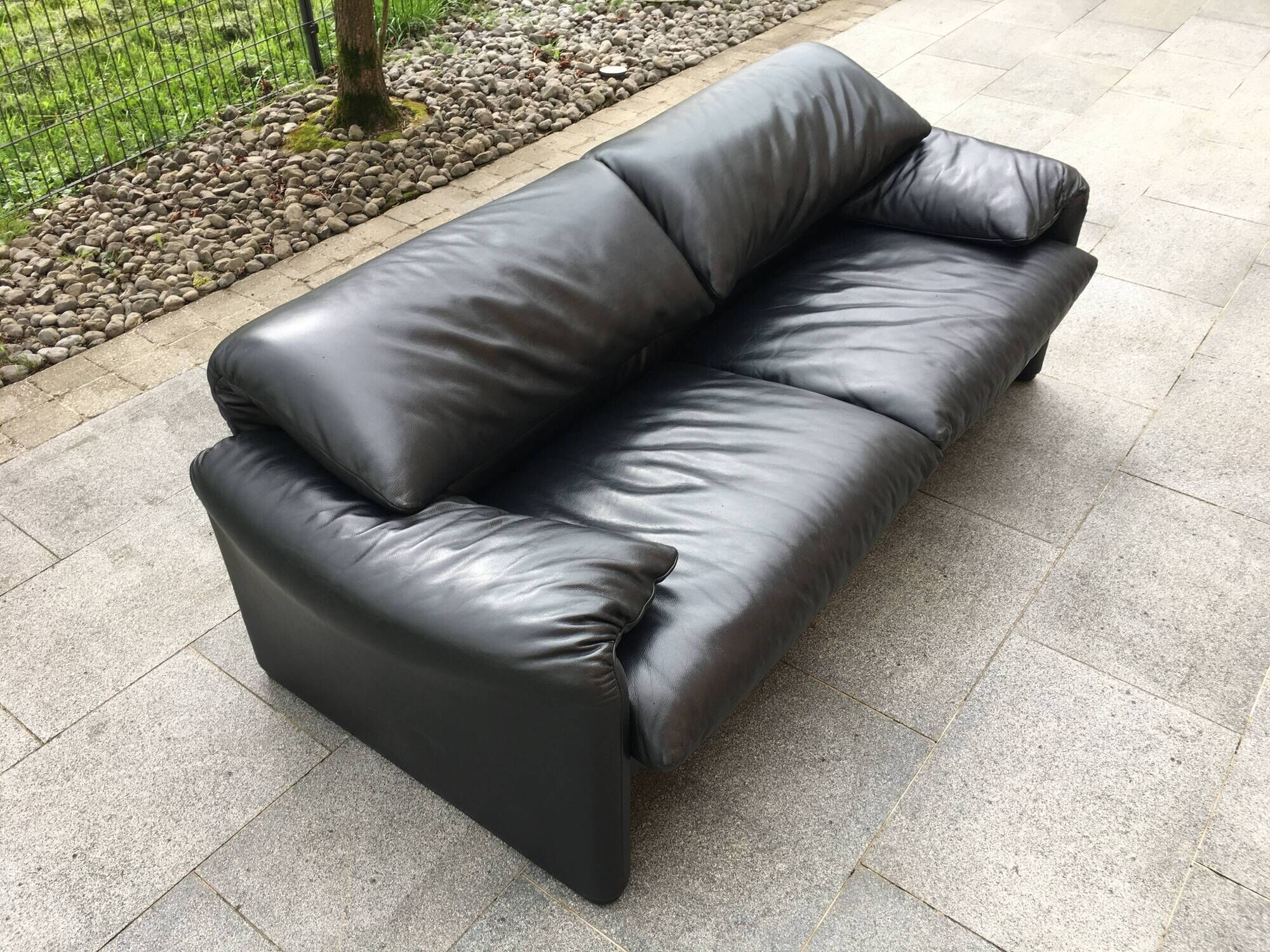 Maralunga sofa by Vico Magistretti Cassina 80s