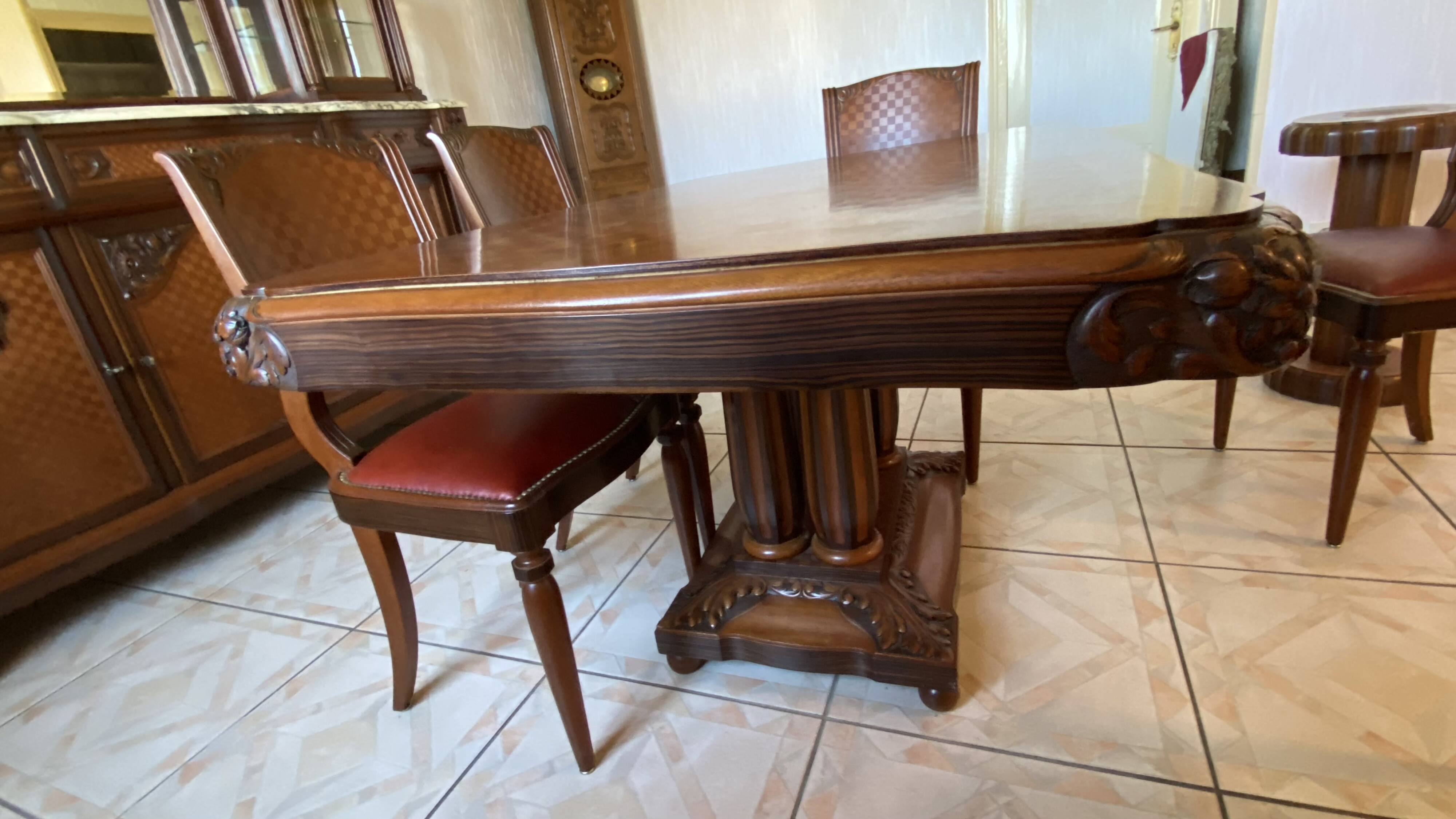Table marqueterie et sculpture