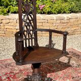 Fauteuil en chêne néogothique