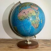 Globe terrestre lumineux vintage