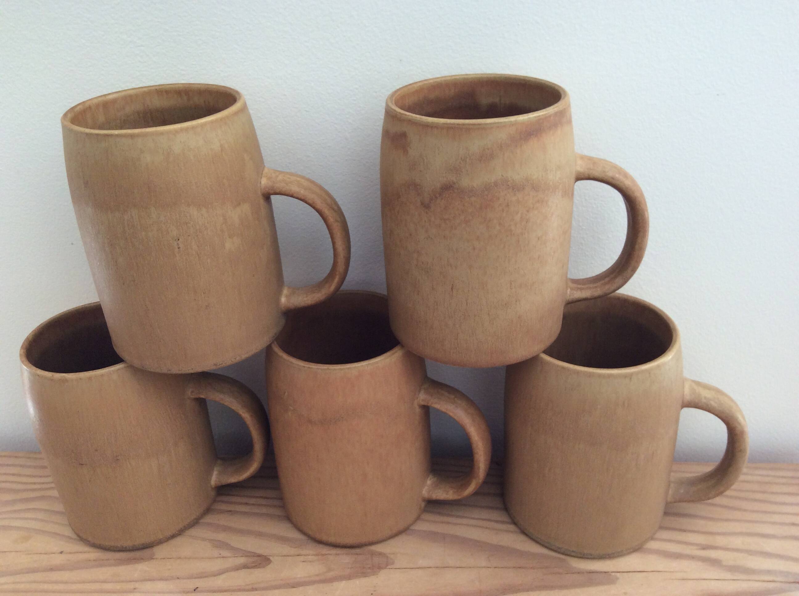 5 stoneware mugs
