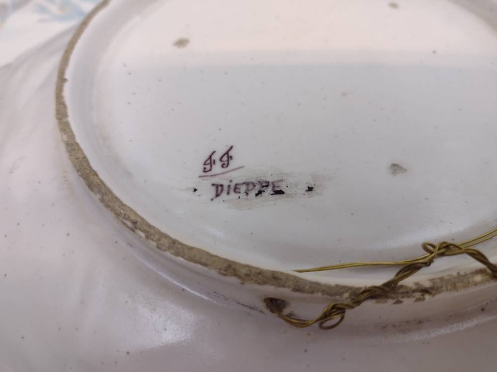 Dieppe earthenware melonnière
