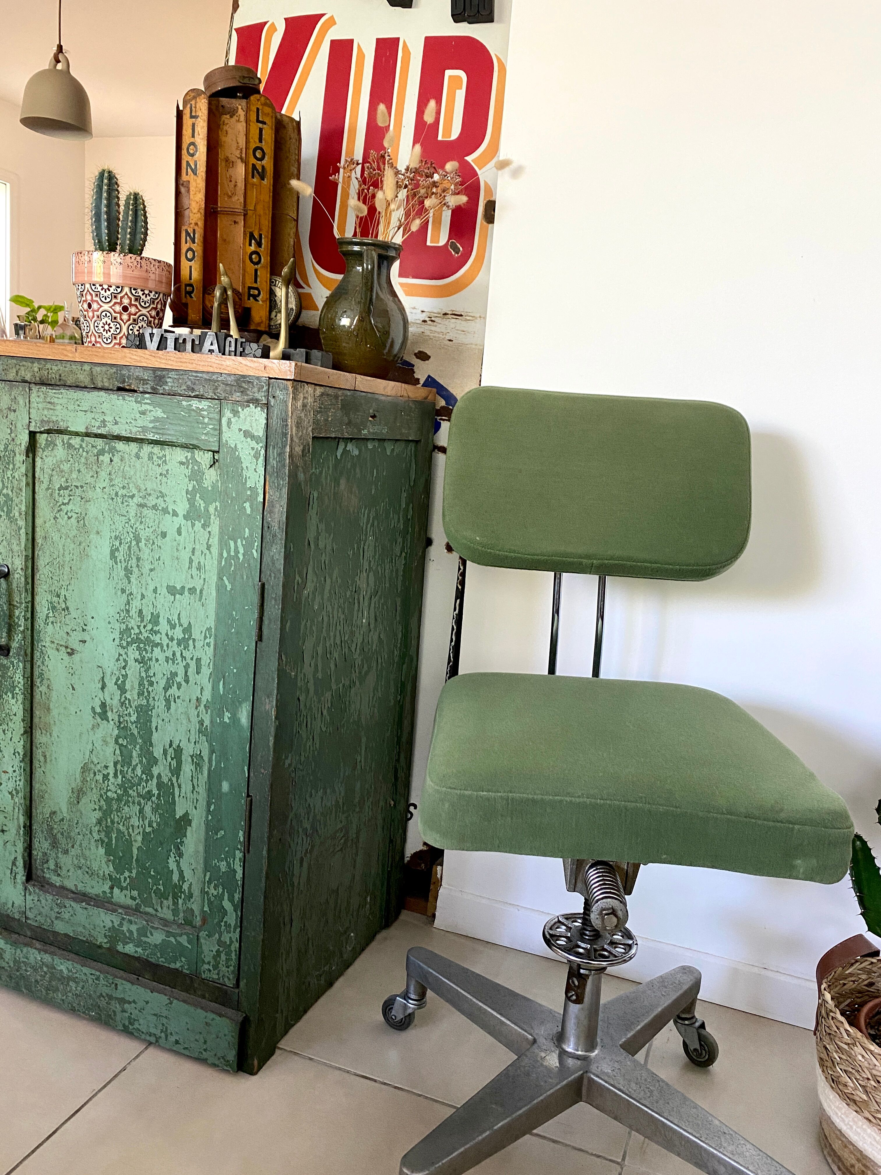 Ancienne chaise d'atelier industrielle