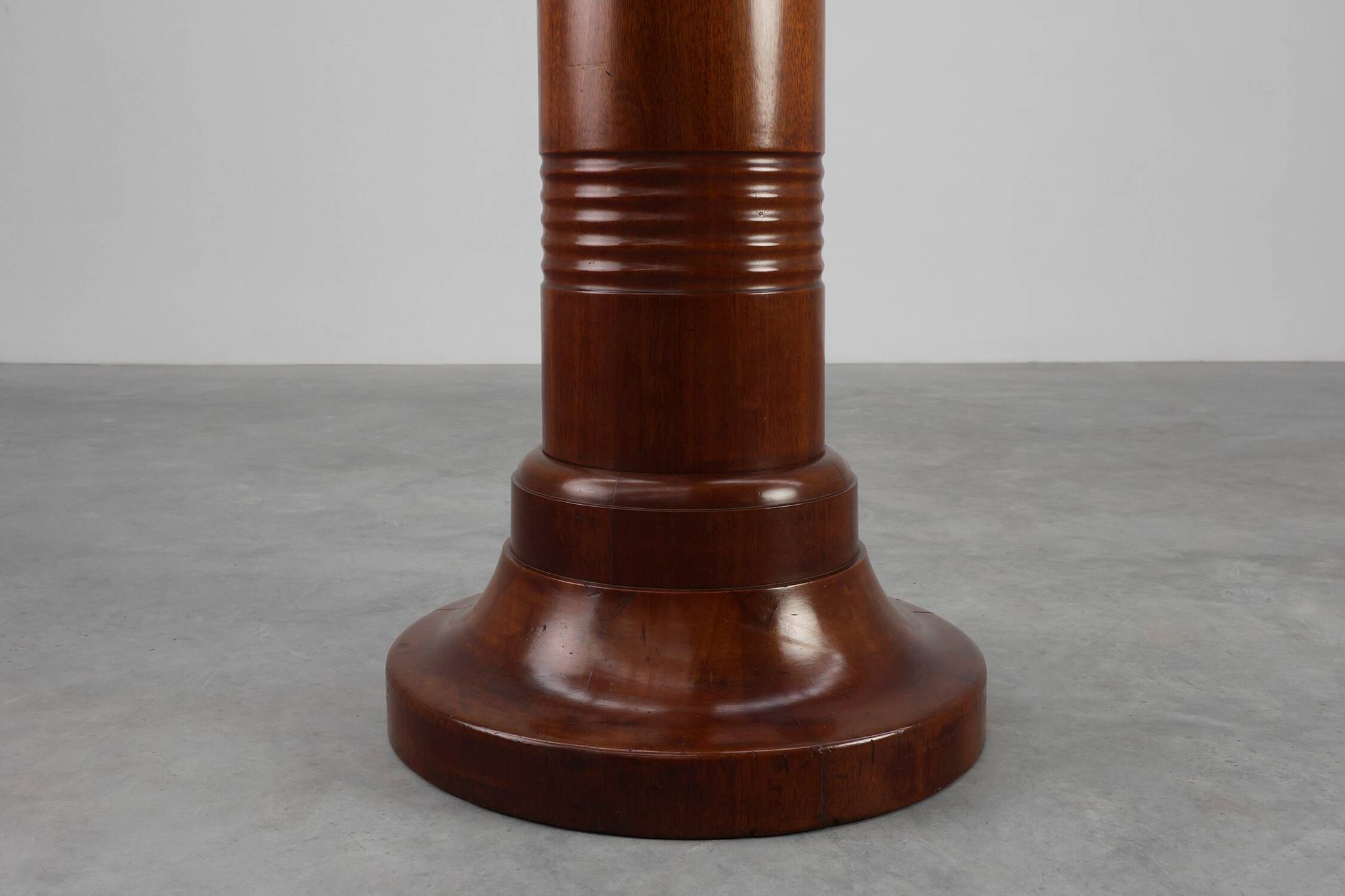 Sculptural Art Deco solid Wooden Pedestal, France ca. 1925
