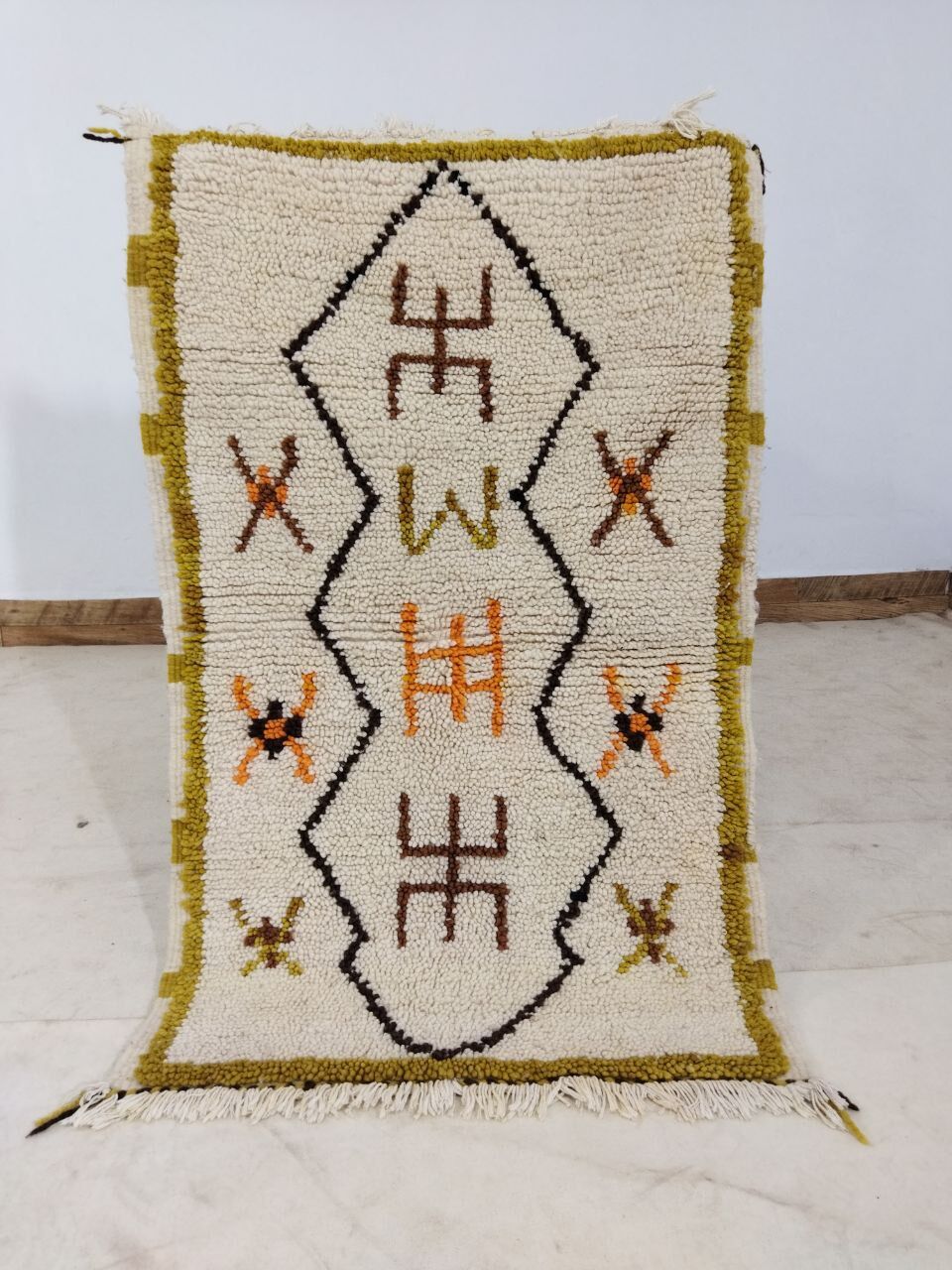 Moroccan berbere carpet 102x62cm