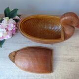 Vintage Chinese wicker duck – woven basket from the 1970s with a lid.