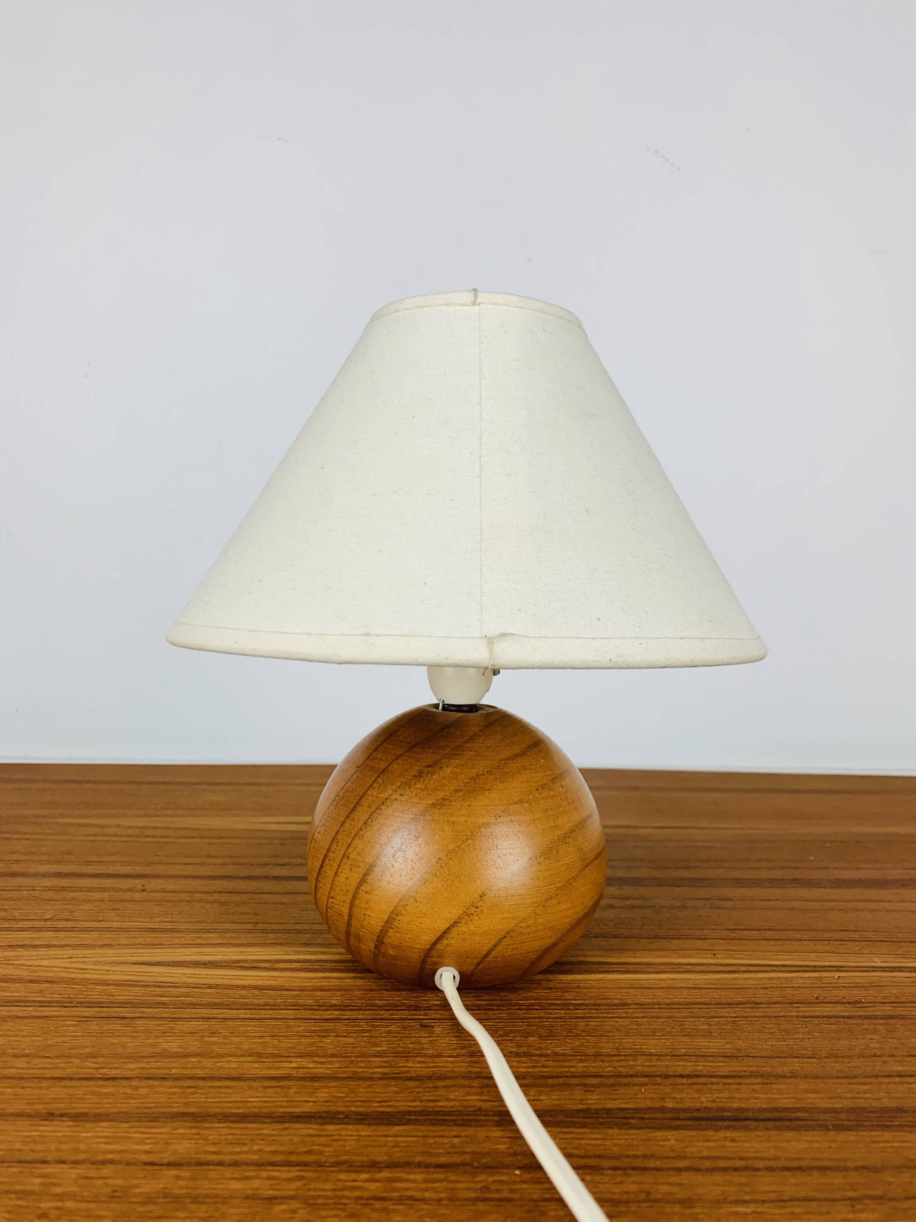 Lampe boule en pin, années 80