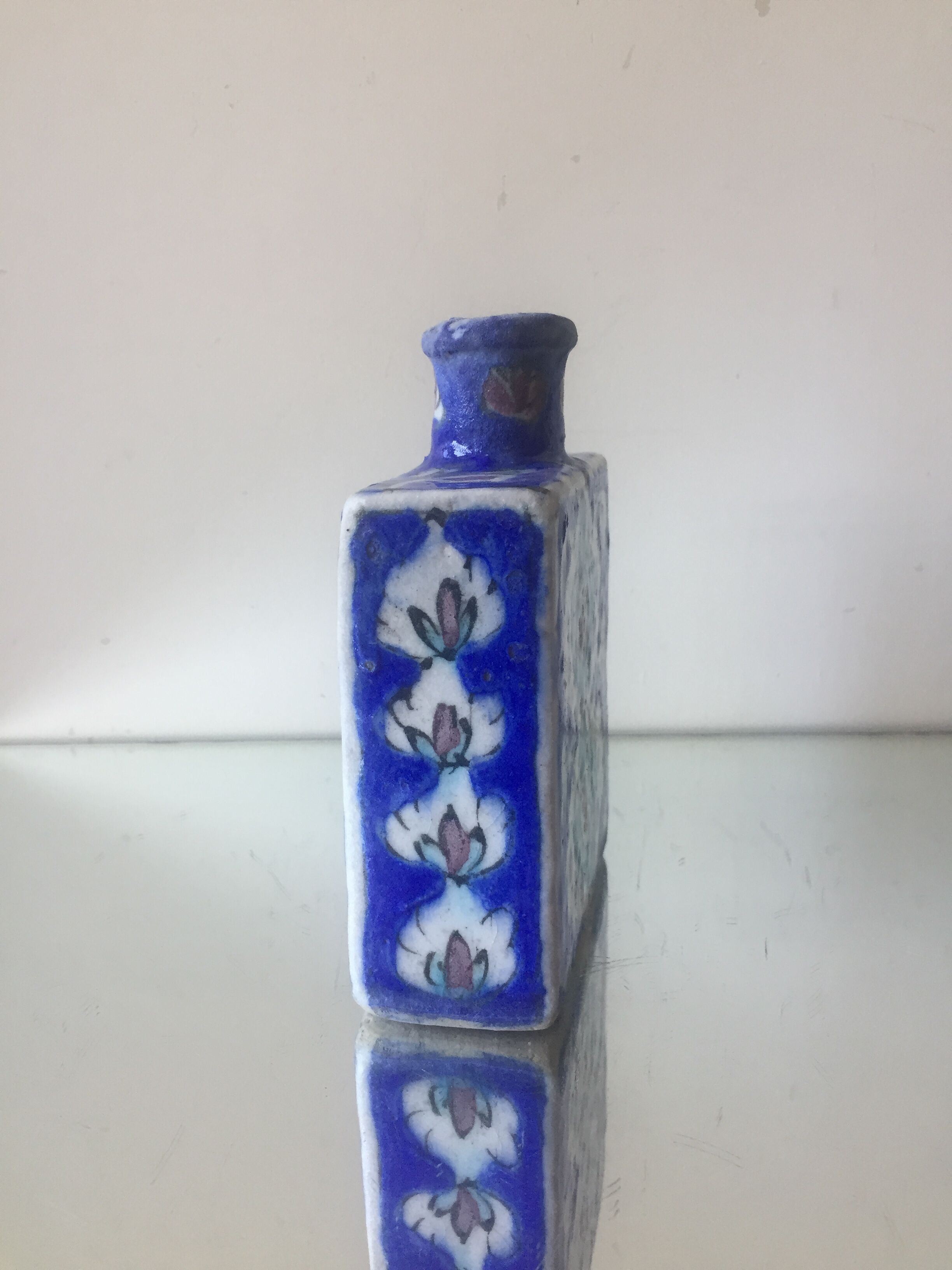 Islamic art ceramic vase in Iznik style antique