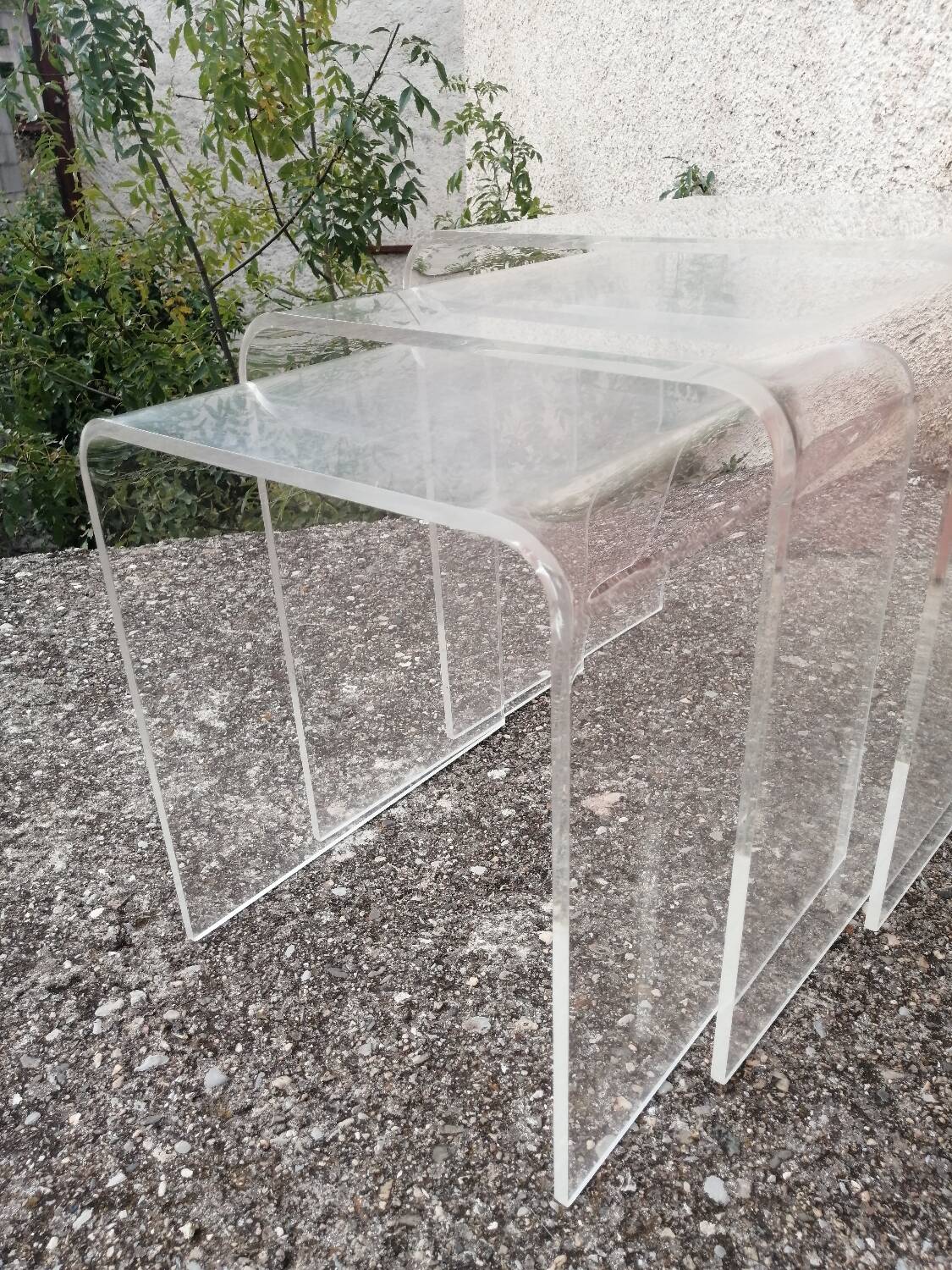 3 nesting tables in plexiglass