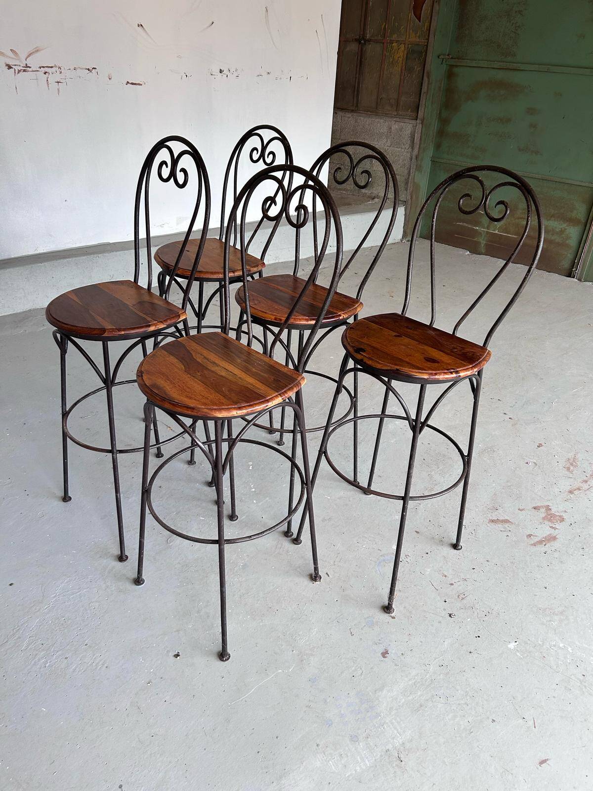 Chaises hautes en palissandre et fer forgé